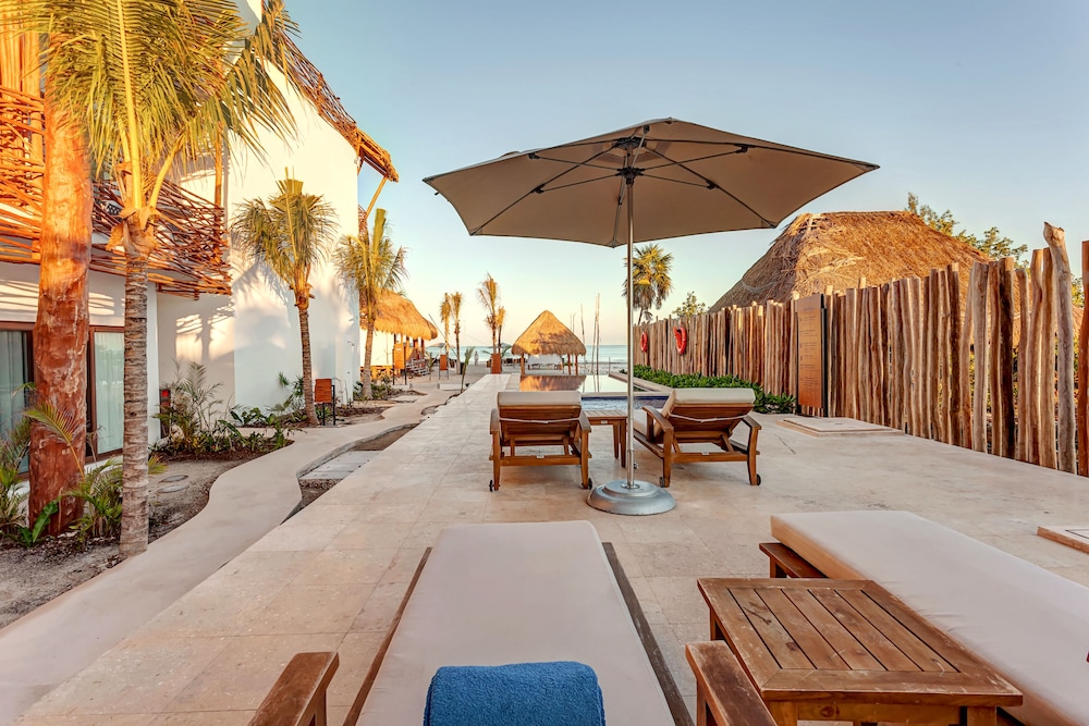 Mystique Holbox